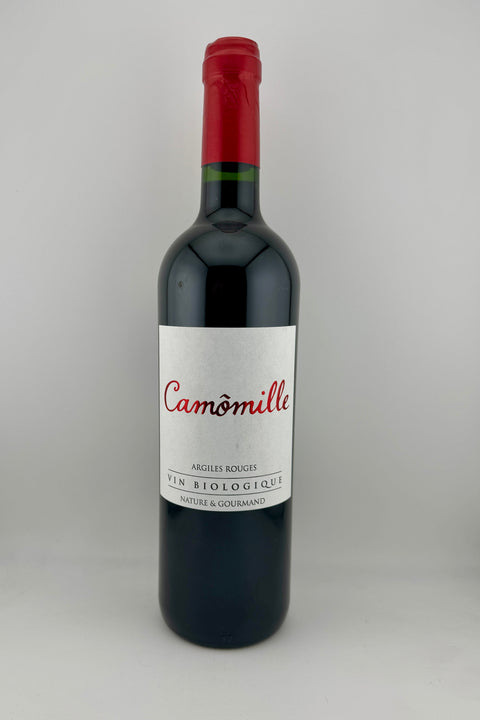 Bottle of Camomille wine from Château de Cranne with a red cap and a label that includes the product name and the year 2022.
