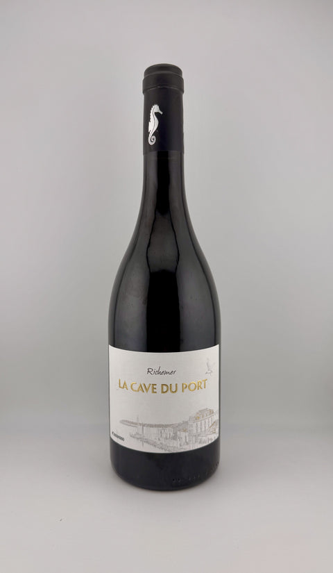 a bottle of La Cave du Port, Caves Richemer, IGP Côtes du Thau, 2024, red wine 