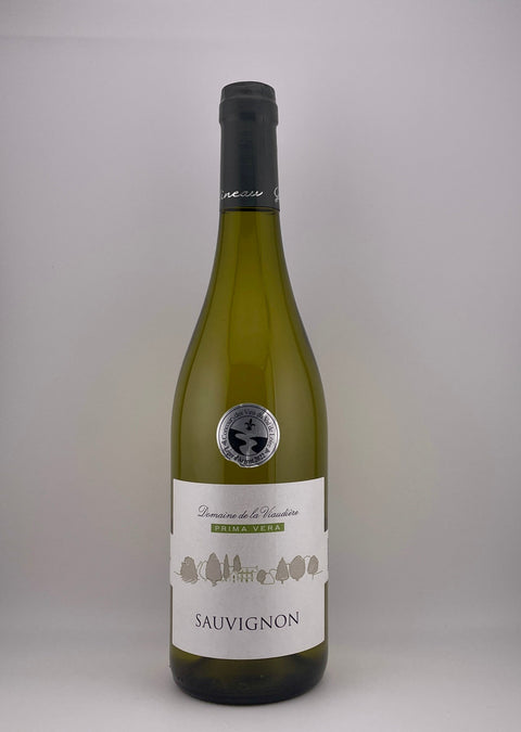 A bottle of Sauvignon, Château Viaudière, IGP Val de Loire, 2021, white wine
